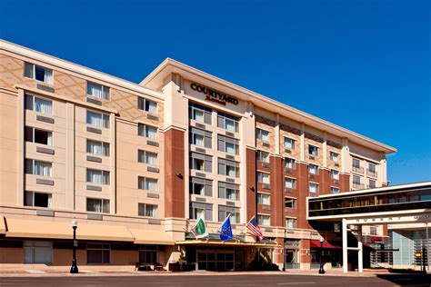 fort wayne hotel  Conveniently located just off Interstate 69 and less than 5 miles from Downtown Fort Wayne
